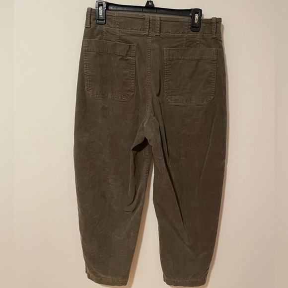 Banana Republic Wide Barrel Leg Cropped Olive Green Corduroy Pants Womens 8 - Picture 4 of 7